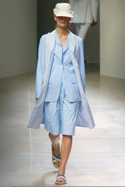 Look 4